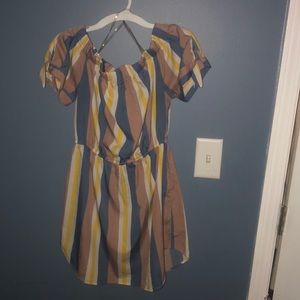 Cute summer dress with bows on both side of arms